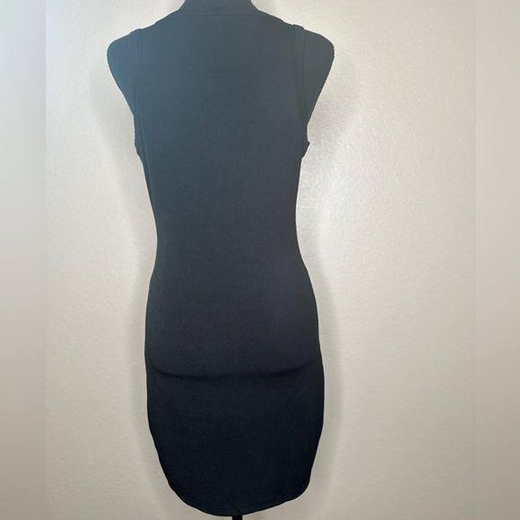 Women's Basic Ribbed Dress - Picture 5 of 7